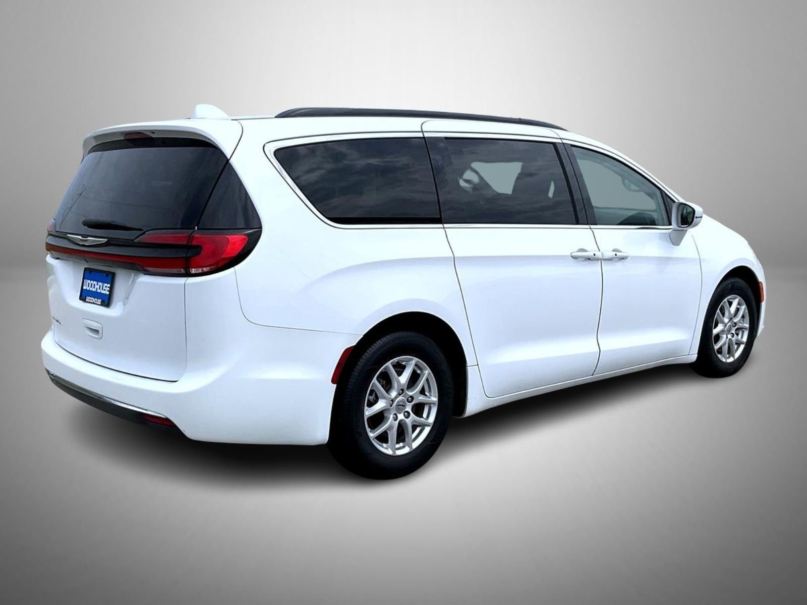 Used 2022 White Chrysler Touring L image 5