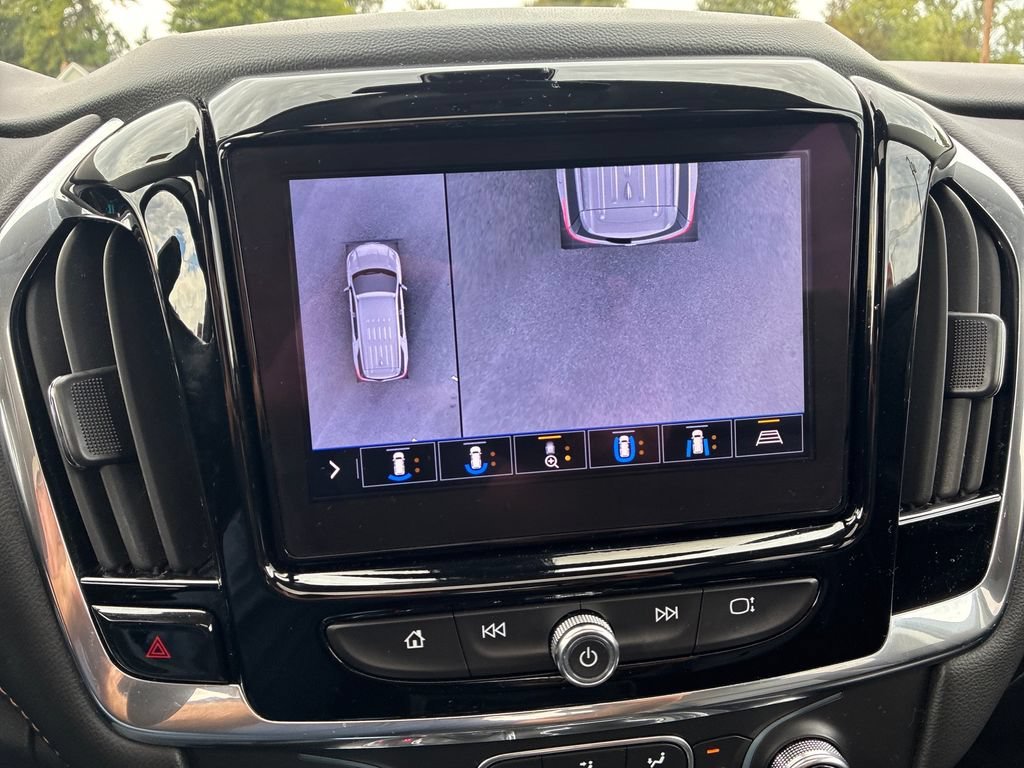 Used 2020 SILVER ICE METALLIC Chevrolet LT Leather image 25