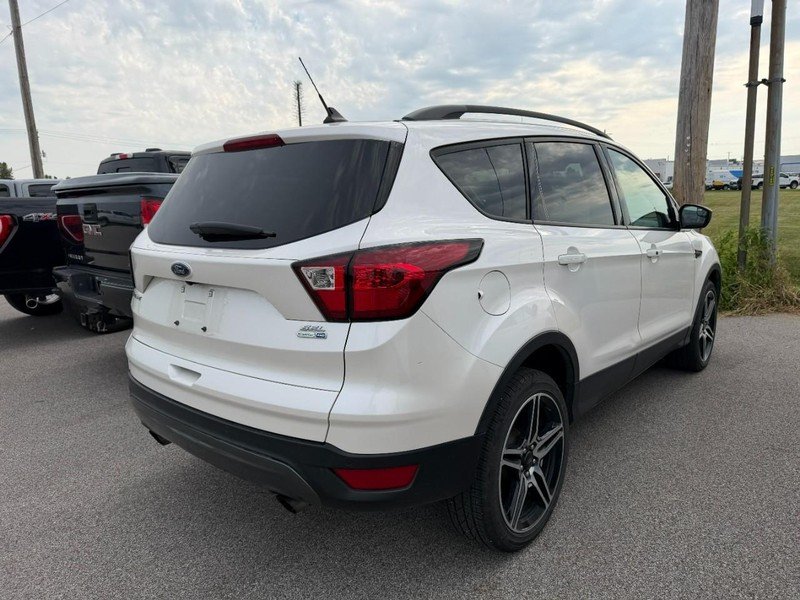 Used 2019 White Platinum Metallic Tri-Coat Ford SEL 4WD image 2