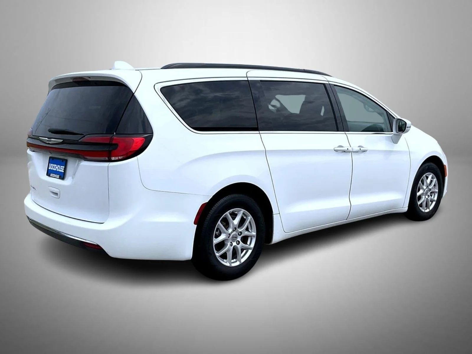 Used 2022 White Chrysler Touring L image 5