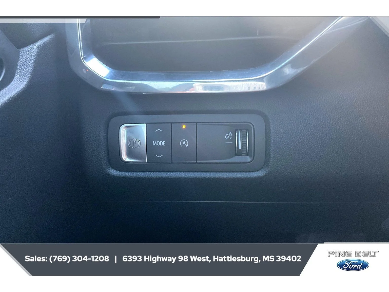 Used 2025 Ebony Twilight Metallic GMC FWD Elevation image 23