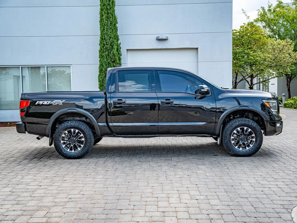 Used 2022 Super Black Nissan PRO-4X image 4
