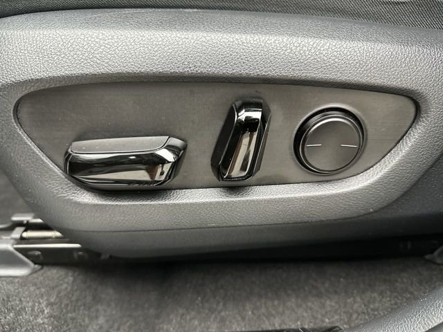 Used 2023 Silver Lexus 350 F SPORT Handling image 13