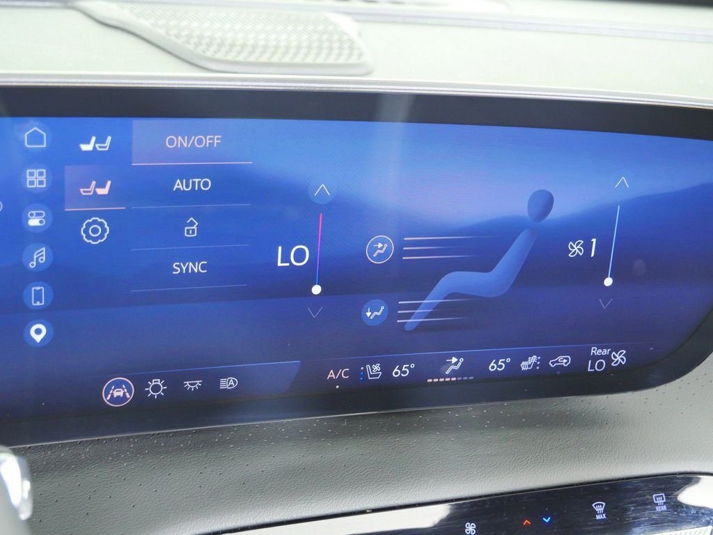 Used 2025 White Buick Avenir image 46