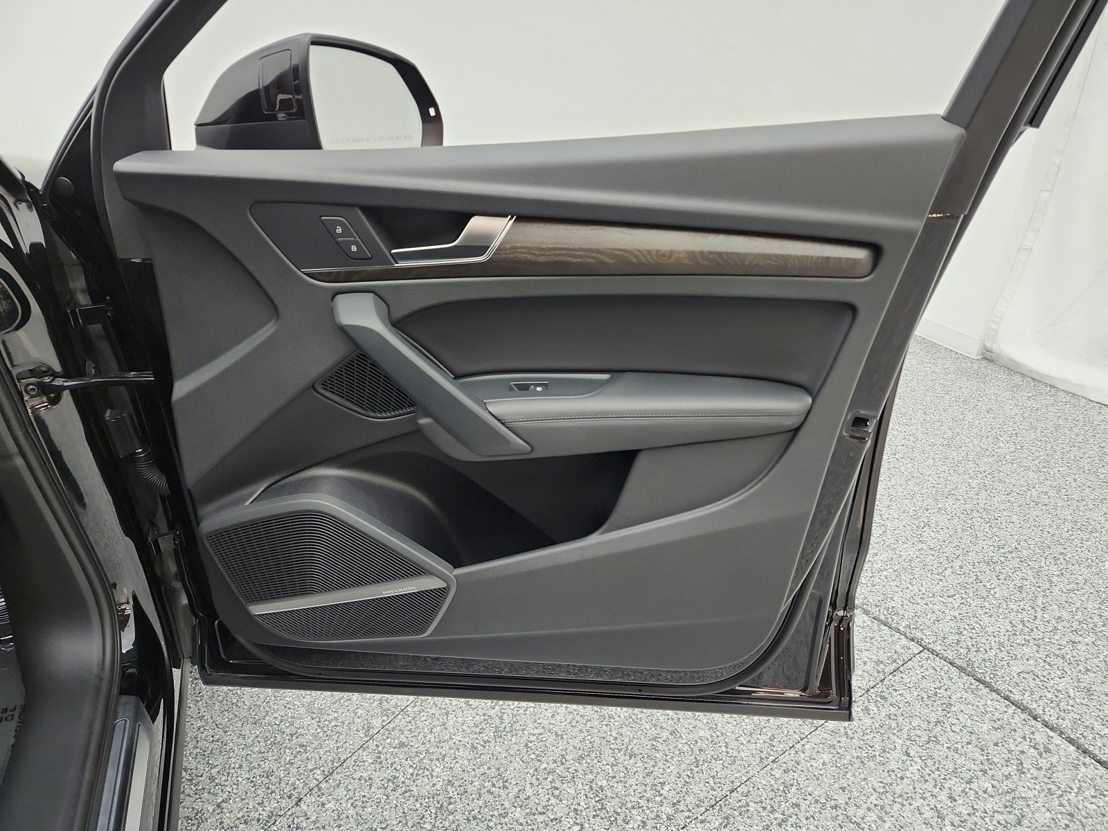 Used 2019 Mythos Black Metallic Audi Premium Plus 45 TFSI quattro image 19