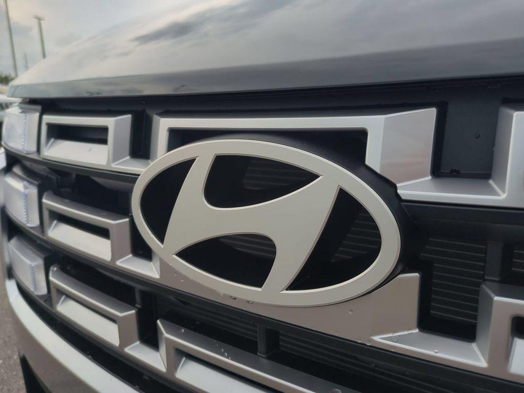 New 2027 Gray Hyundai SE FWD image 13
