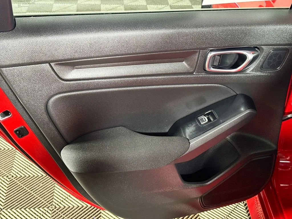 Used 2024 Rallye Red Honda Base image 19