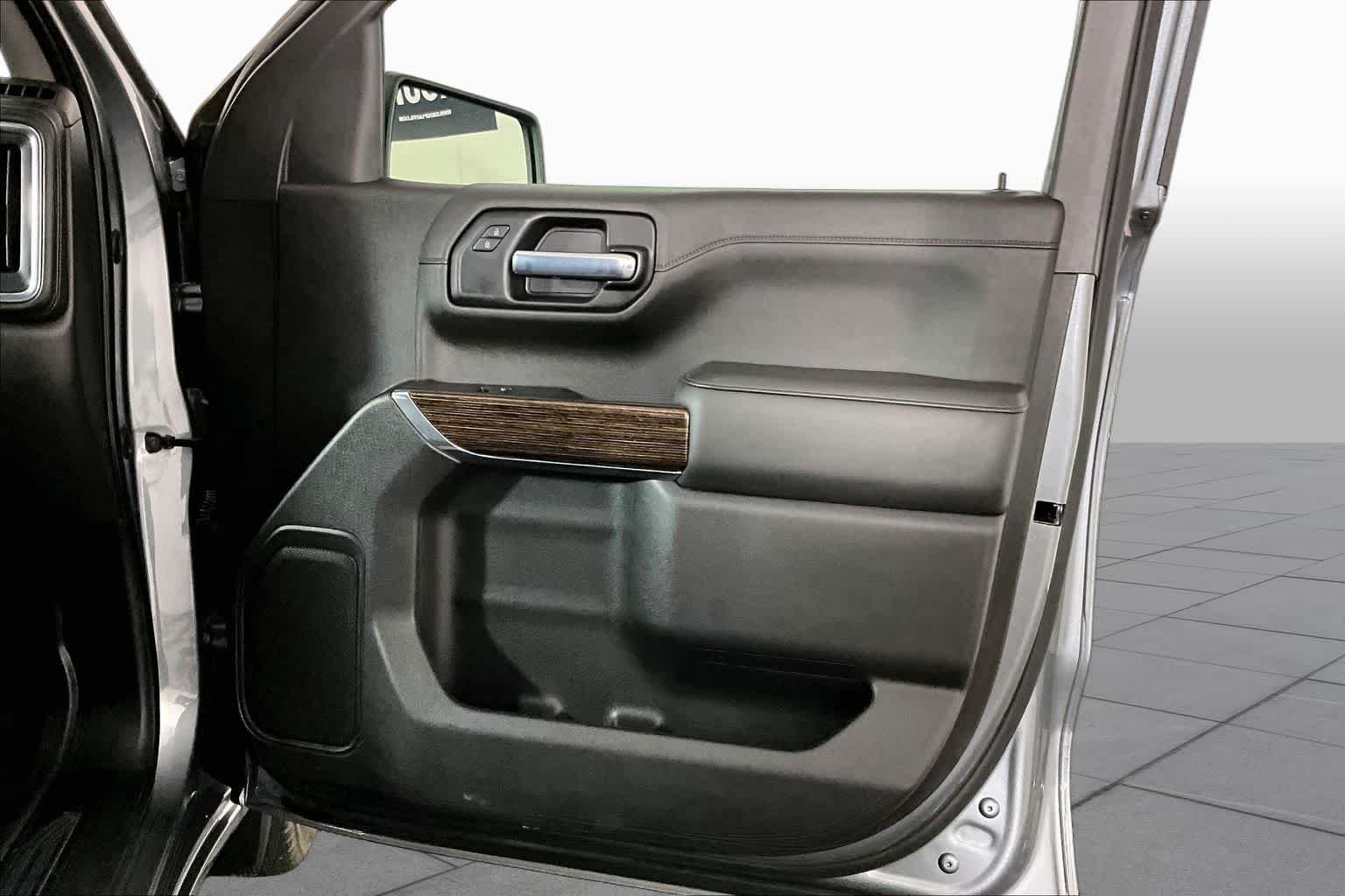 Used 2020 Satin Steel Metallic GMC Elevation image 22
