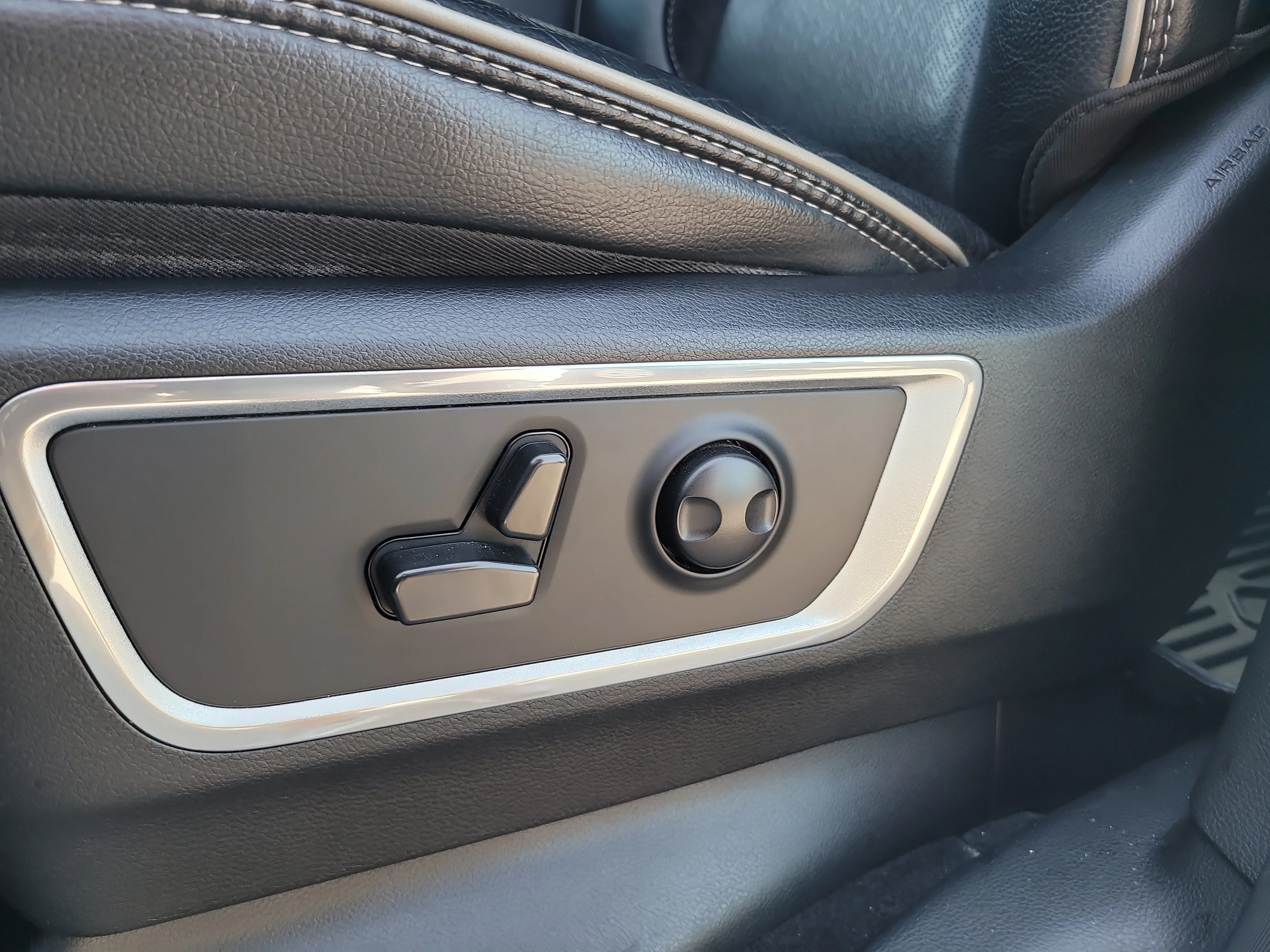 Used 2022 Bright White Clearcoat Ram Laramie image 19