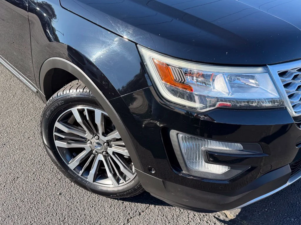 Used 2017 Ford Explorer Platinum with VIN 1FM5K8HT0HGA62557 for sale in Kirkland, WA