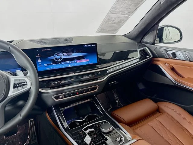 Used 2024 Gray BMW xDrive40i image 26