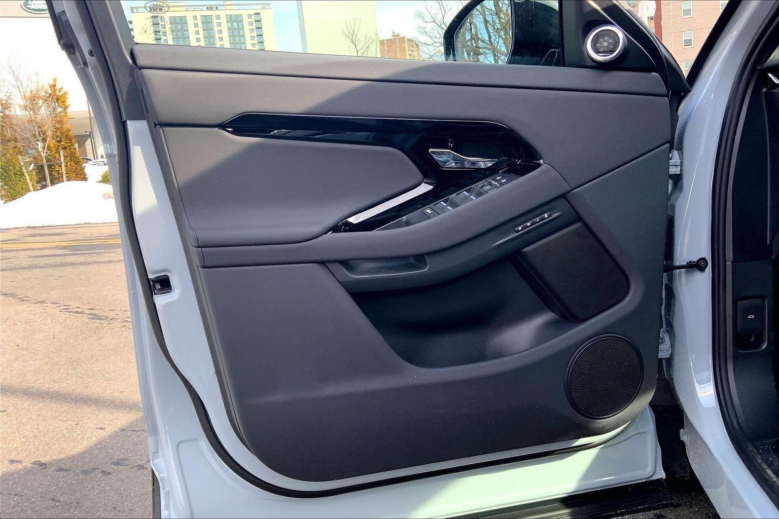 New 2026 Arroios Grey Land Rover S image 10