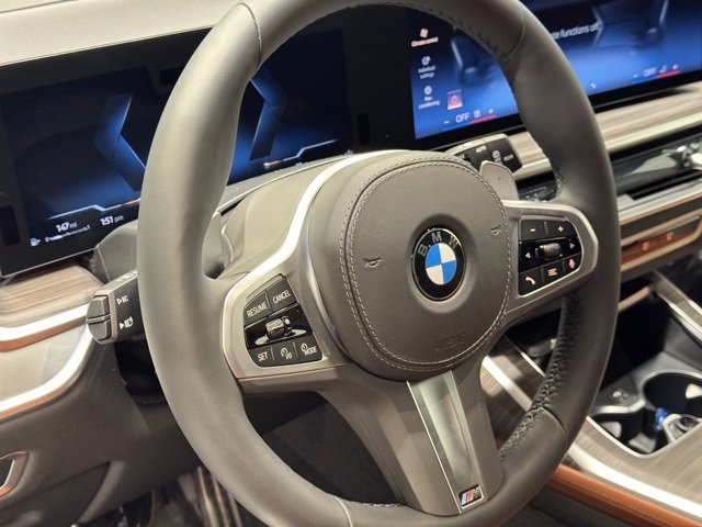 Used 2026 Tanzanite Blue II Metallic BMW xDrive40i image 13