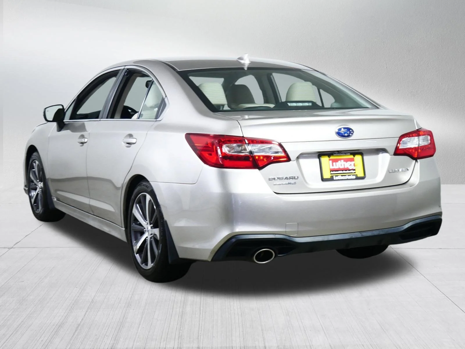 Used 2018 Tungsten Metallic Subaru Limited image 5