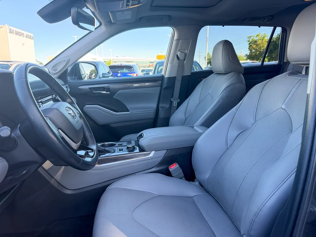 2022 Toyota Highlander Limited - Photo 12