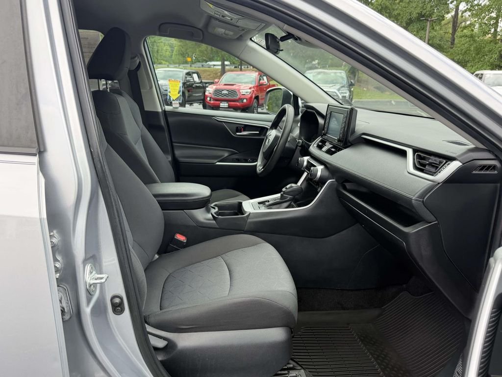 Used 2021 Silver Toyota XLE image 12