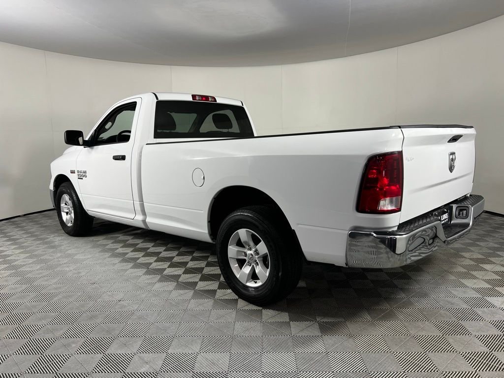 2022 Ram 1500 Classic Tradesman photo 3