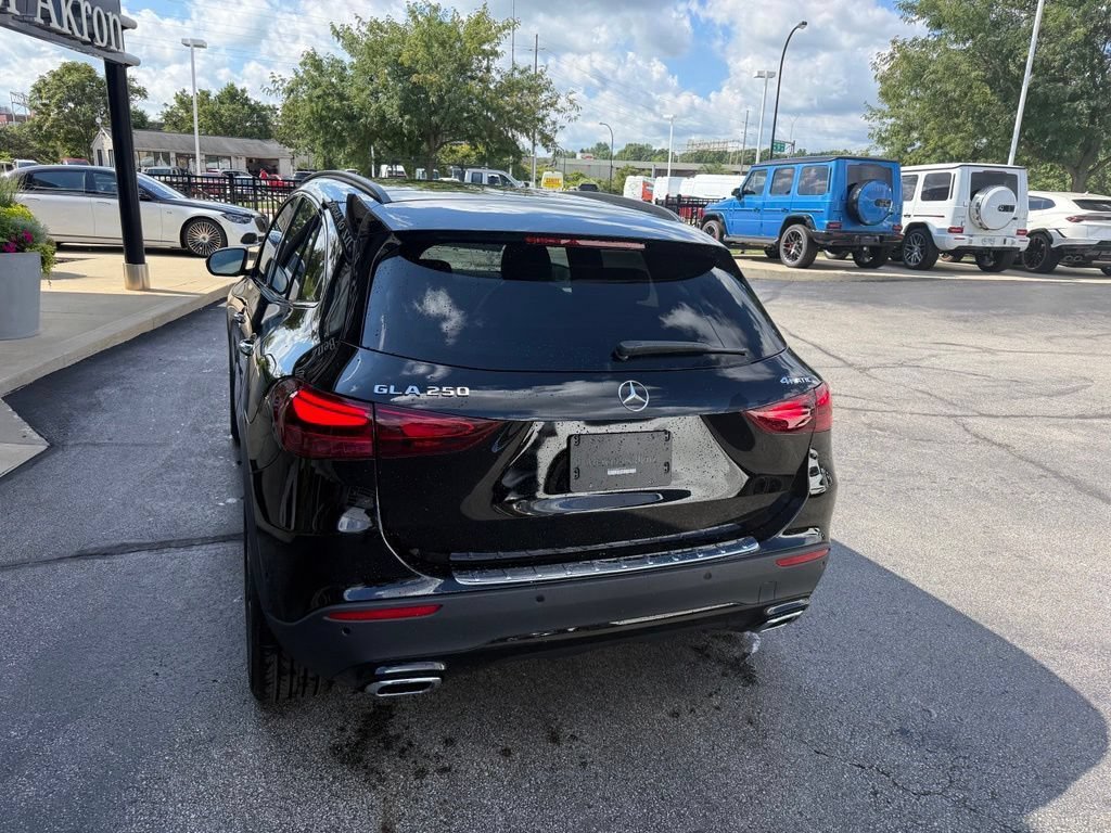 New 2026 Night Black Mercedes-Benz GLA 250 image 15