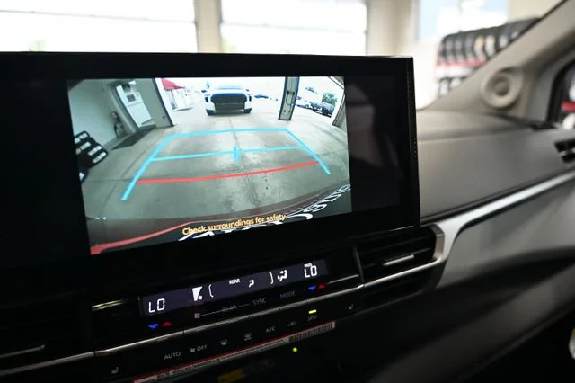 2026 Toyota Sienna XLE - Photo 17