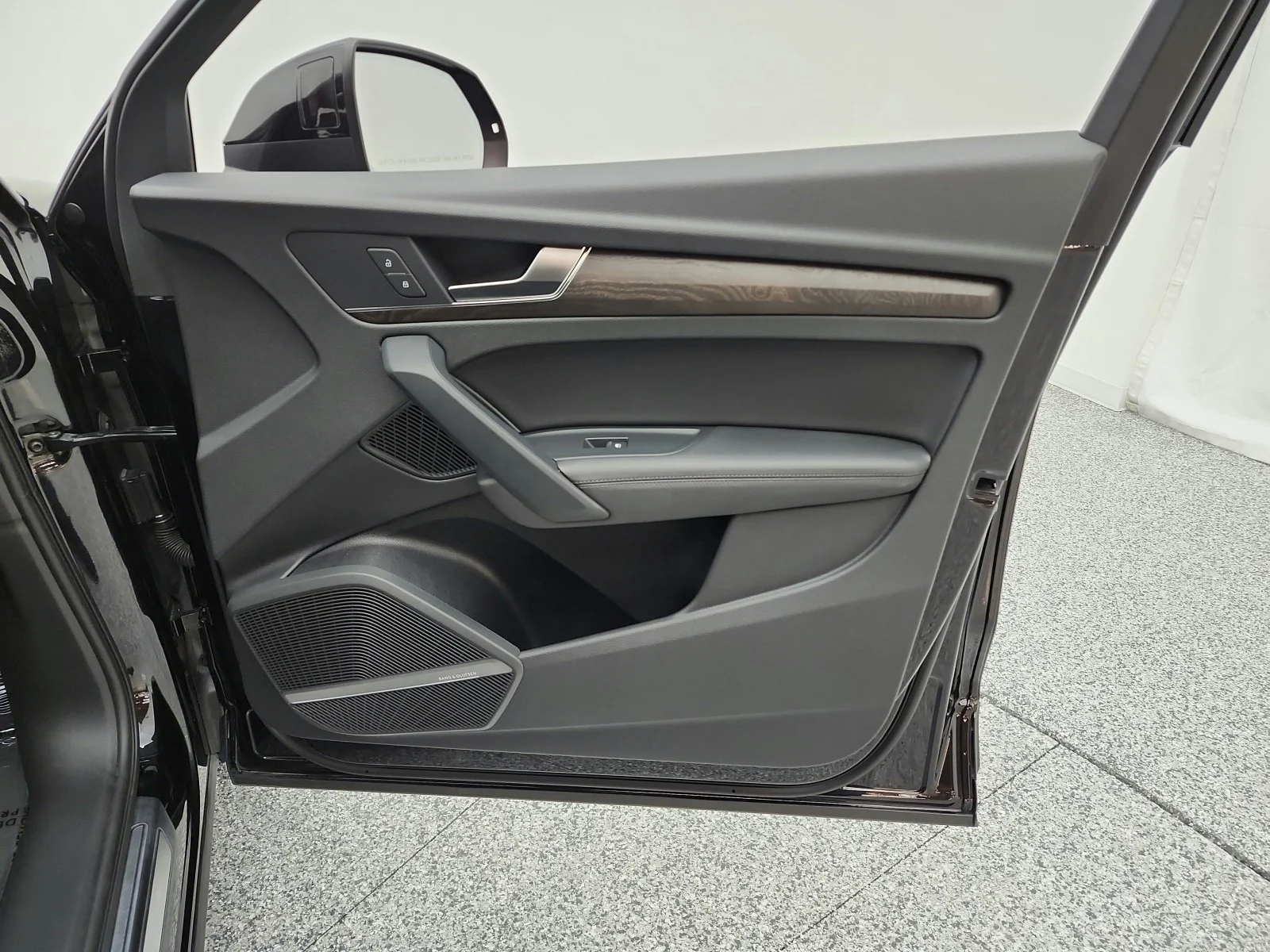 Used 2019 Mythos Black Metallic Audi Premium Plus 45 TFSI quattro image 19