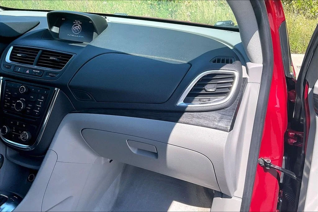 Used 2015 Red Buick Base image 16