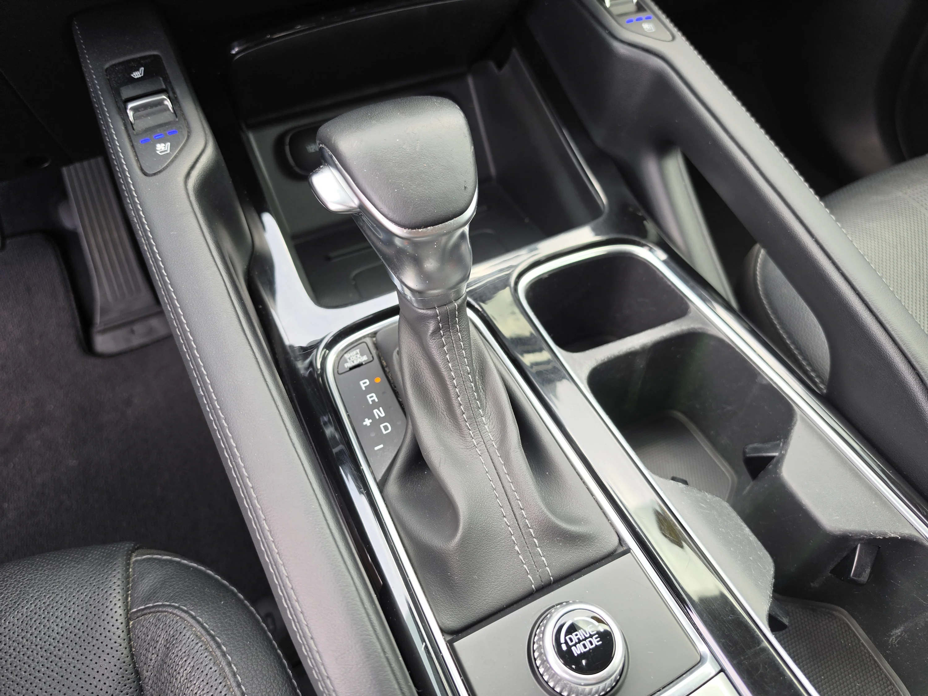 Used 2022 Everlasting Silver Kia EX image 33