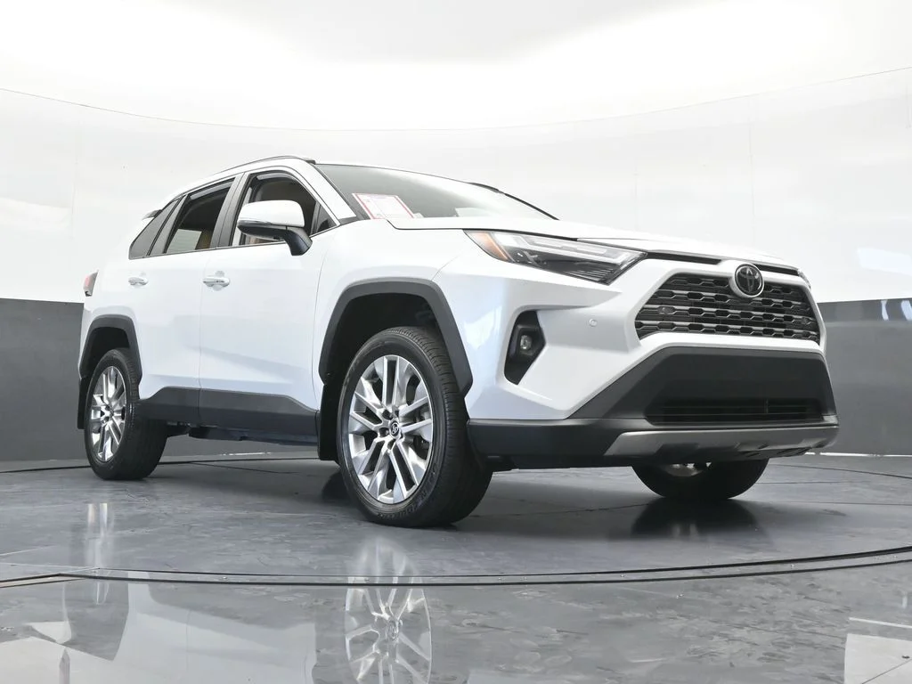 Used 2023 Ice Cap Toyota Limited image 60