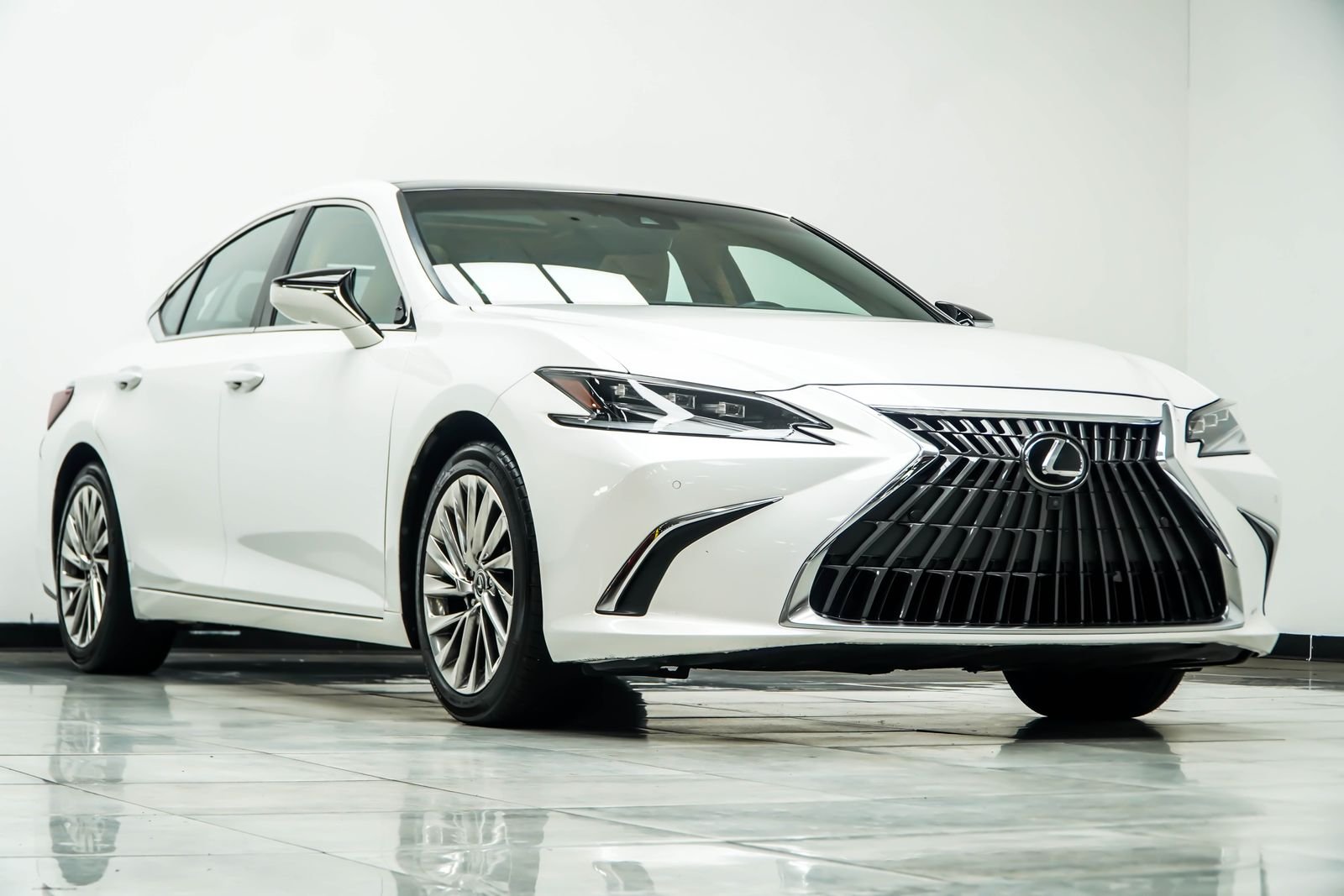 Used 2022 White Lexus 350 Ultra Luxury image 5