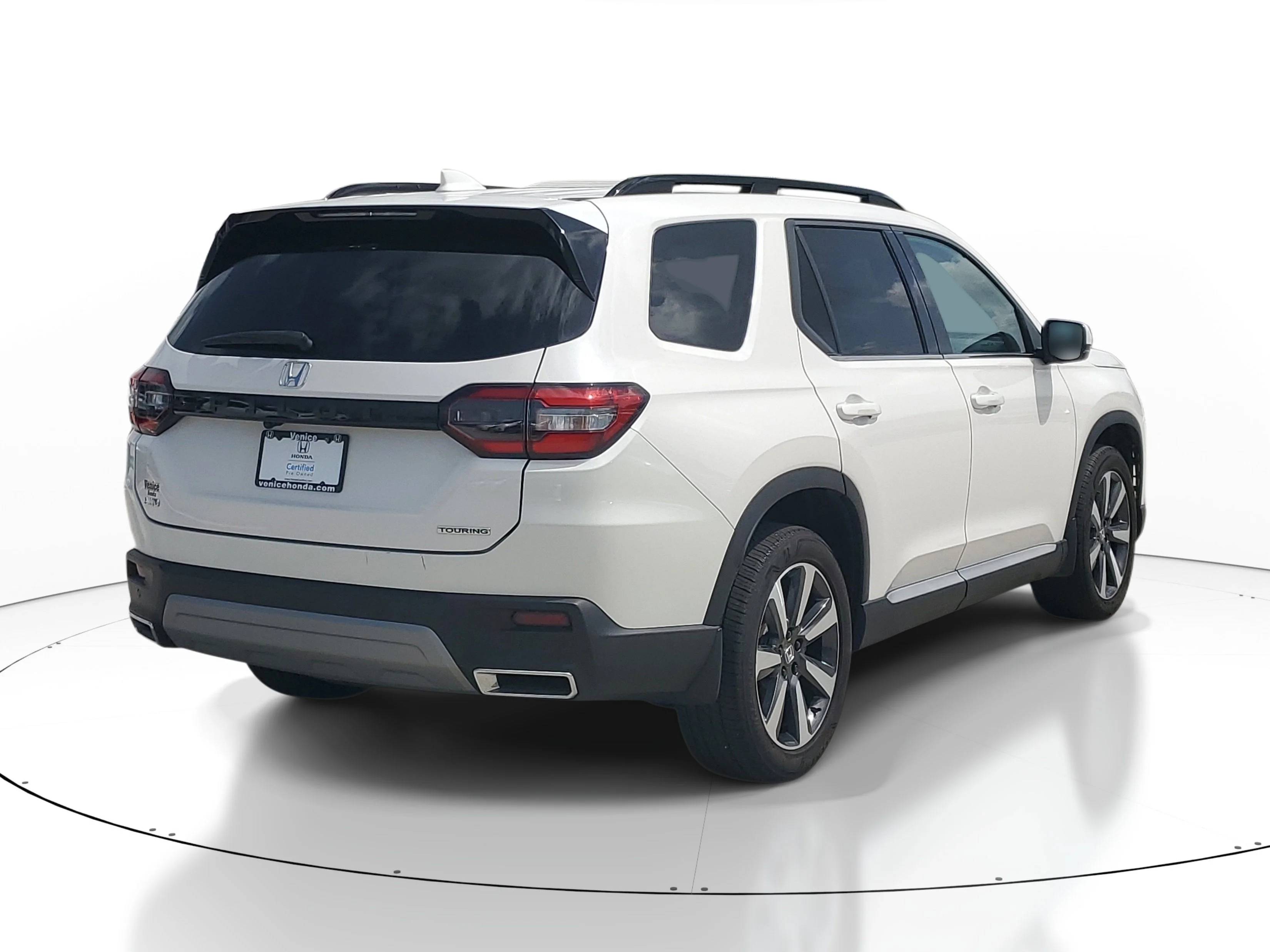 Used 2025 White Honda Touring image 5