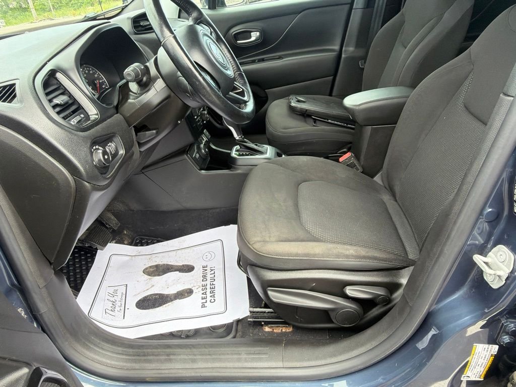 Used 2020 Blue Jeep Latitude image 11