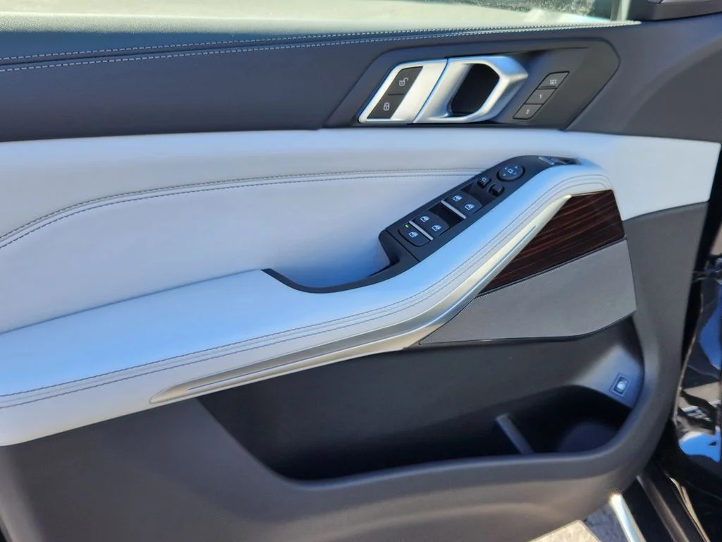 2026 BMW X5 50e - Photo 8