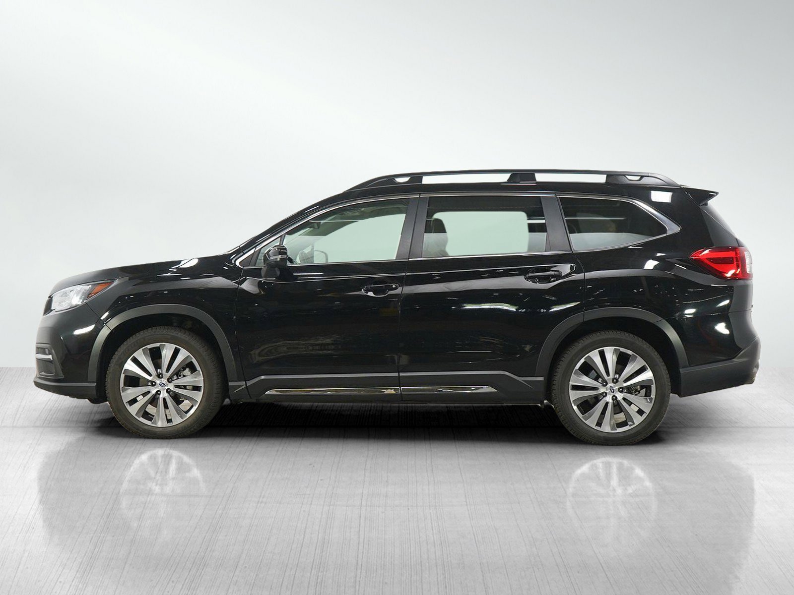 Used 2022 Subaru Ascent Limited with VIN 4S4WMAPD4N3470336 for sale in Burnsville, Minnesota