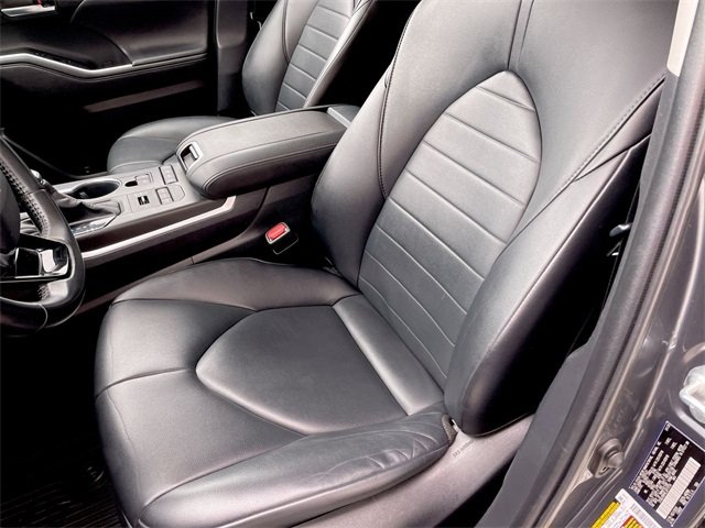 2020 Toyota Highlander XLE photo 2