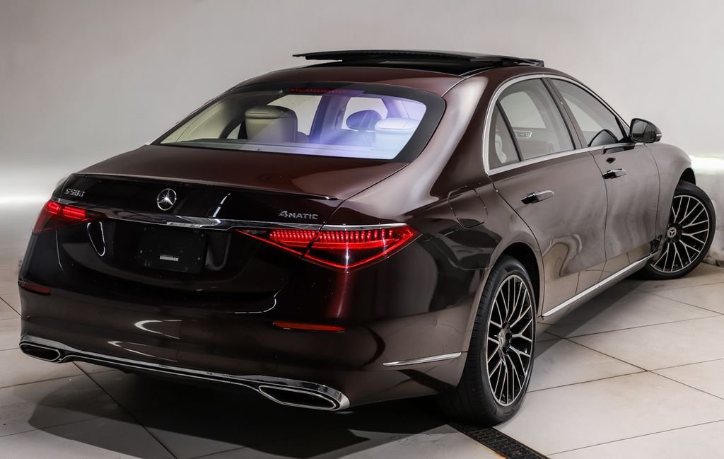 Certified Used 2023  Mercedes-Benz S 580 image 3