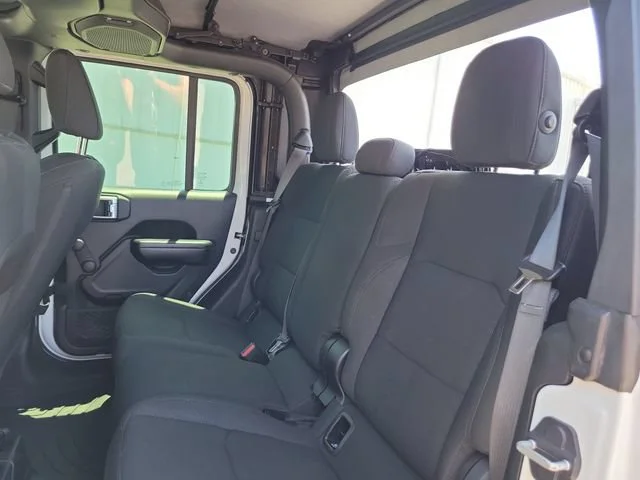 2021 Jeep Gladiator Sport - Photo 15
