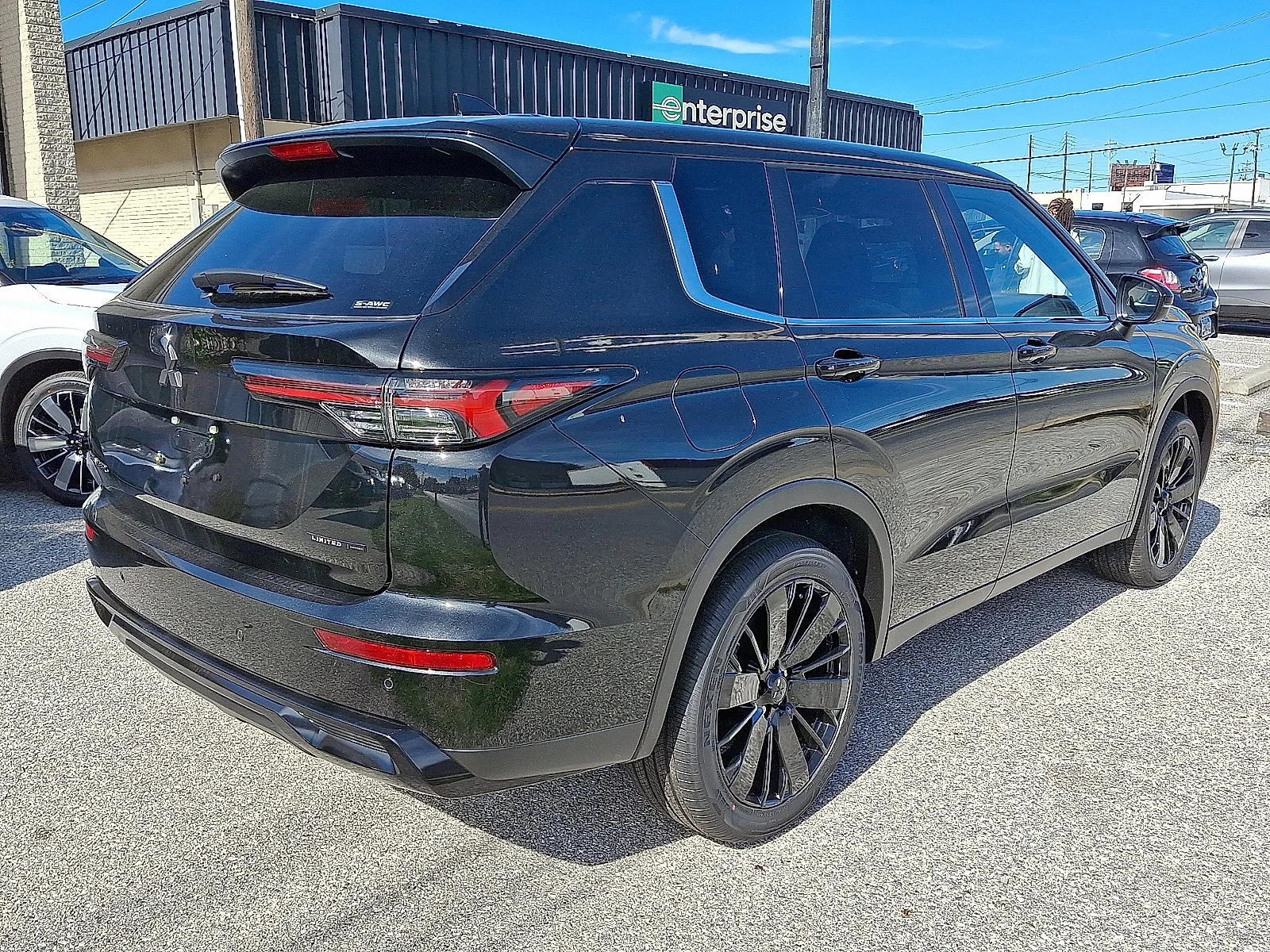 New 2026 Black Mitsubishi LE image 7