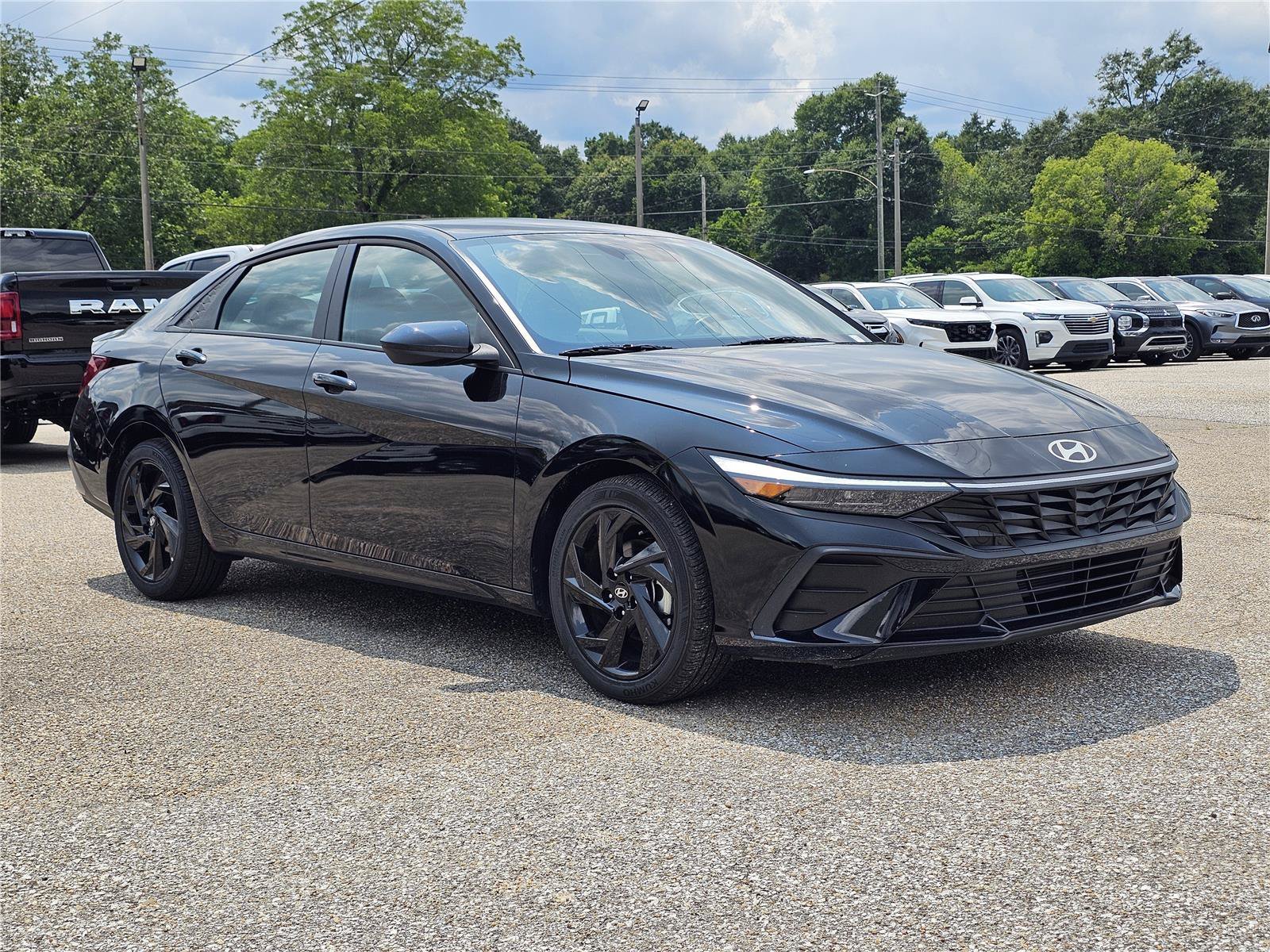 Used 2026 Abyss Black Hyundai SEL Sport image 5