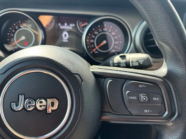 Used 2021 Blue Jeep Sport image 25