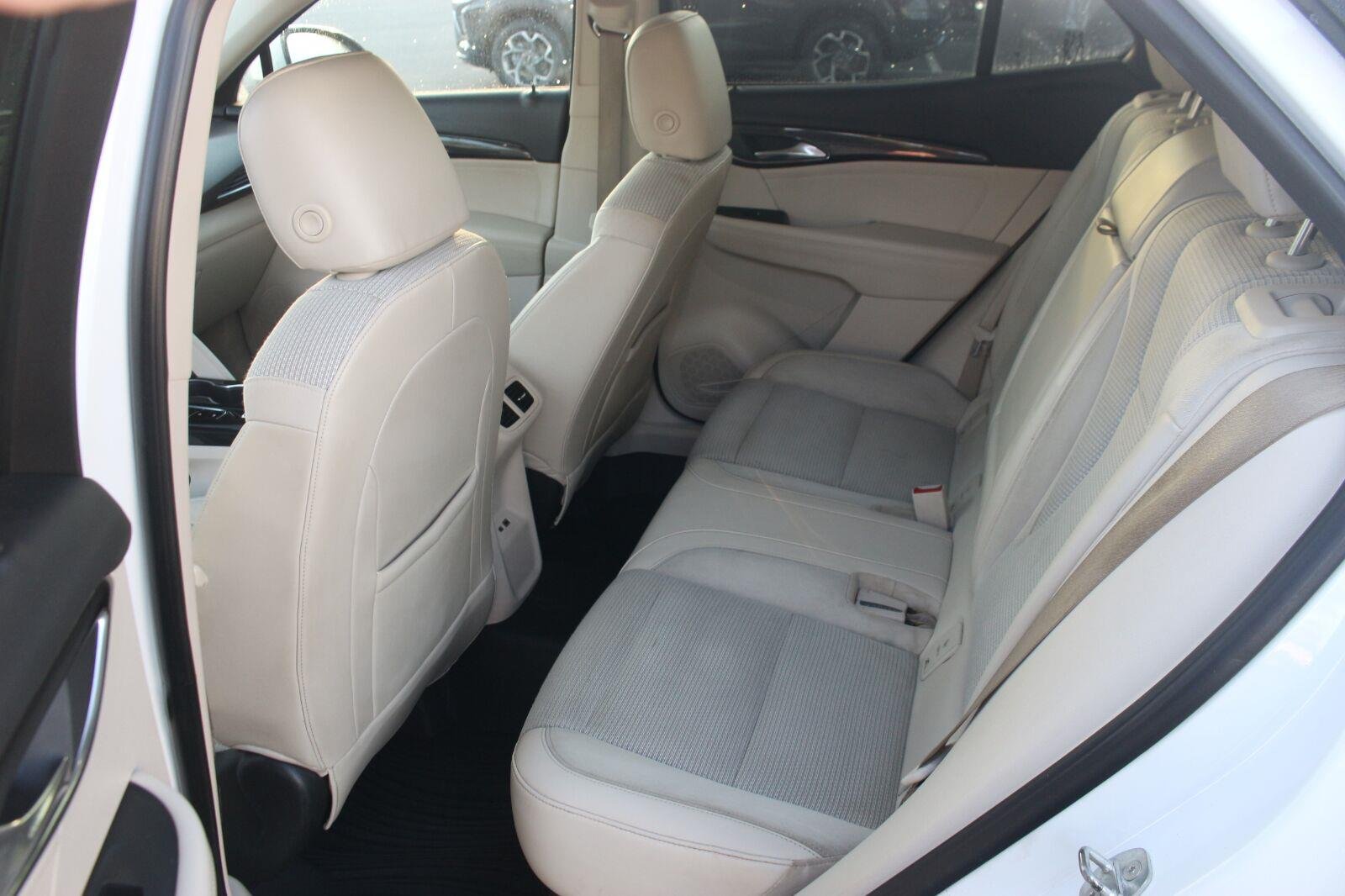 Used 2022 SUMMIT WHITE Buick Preferred image 29