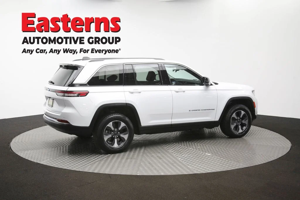 Used 2022 White Jeep 4xe image 46
