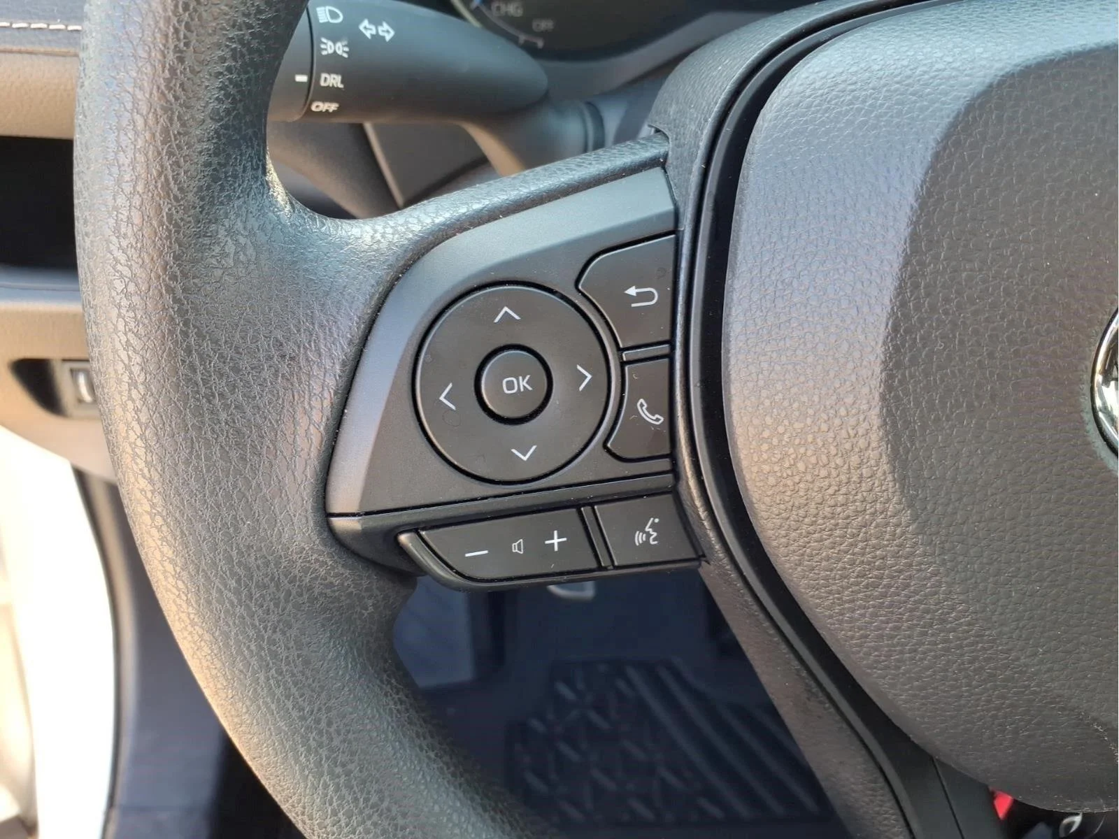 Used 2025 Ice Cap Toyota Hybrid LE image 20