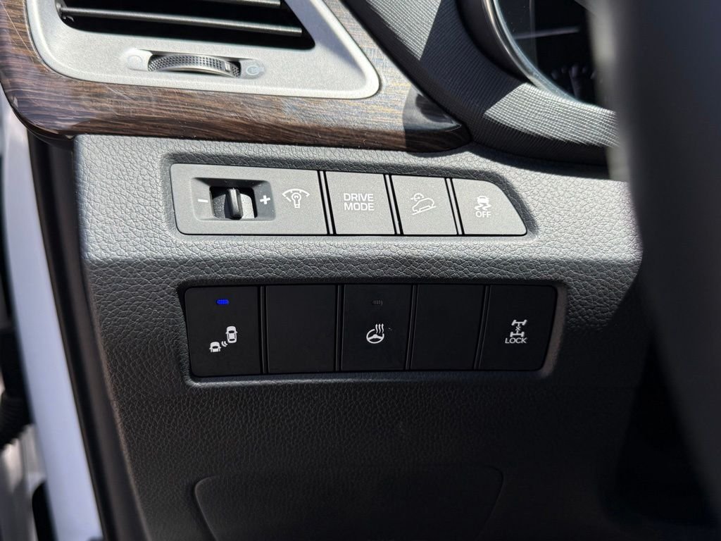 Used 2017 Frost White Hyundai 2.0T Ultimate image 25
