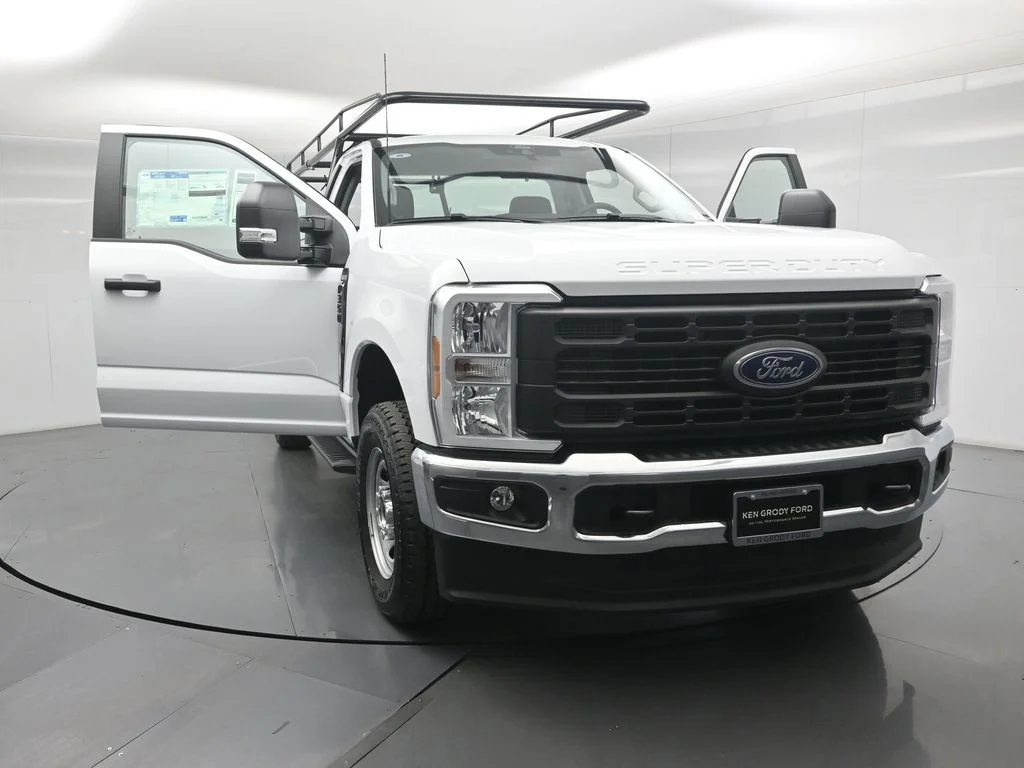 New 2026 Oxford White Ford XL image 23