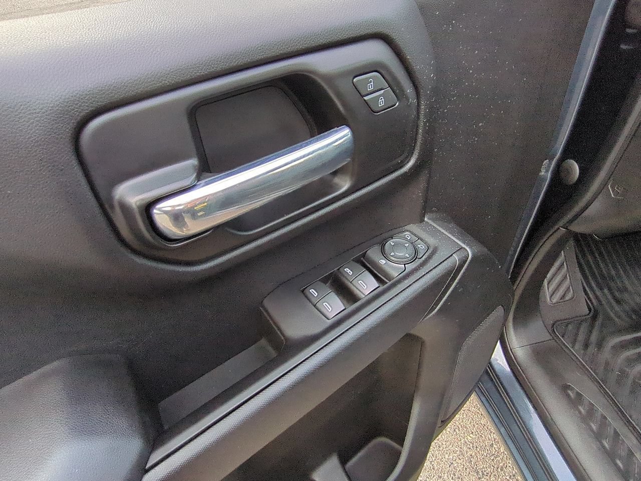 Used 2022 SHADOW GRAY METALLIC Chevrolet Custom Trail Boss image 21