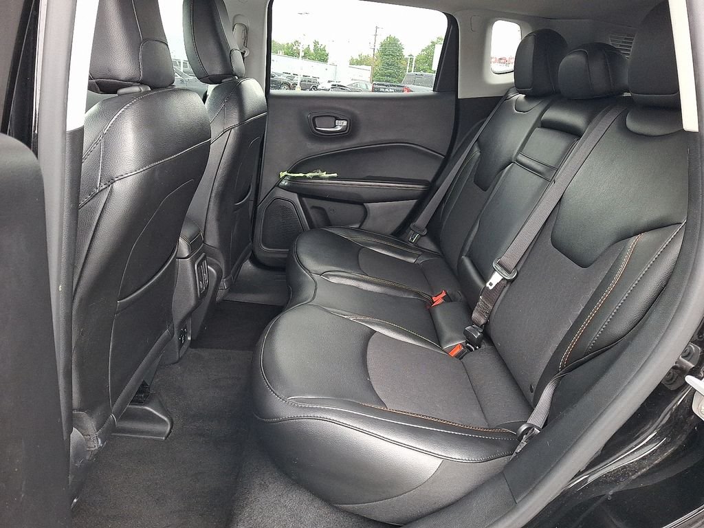 Used 2019 Black Jeep Latitude image 11