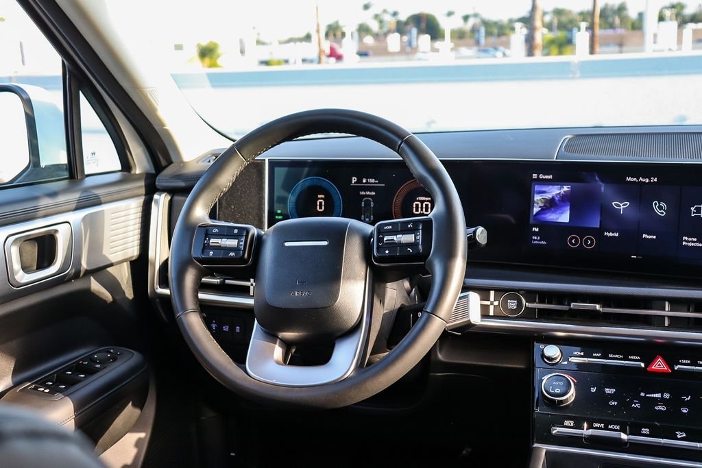 Used 2025 White Hyundai SEL image 16