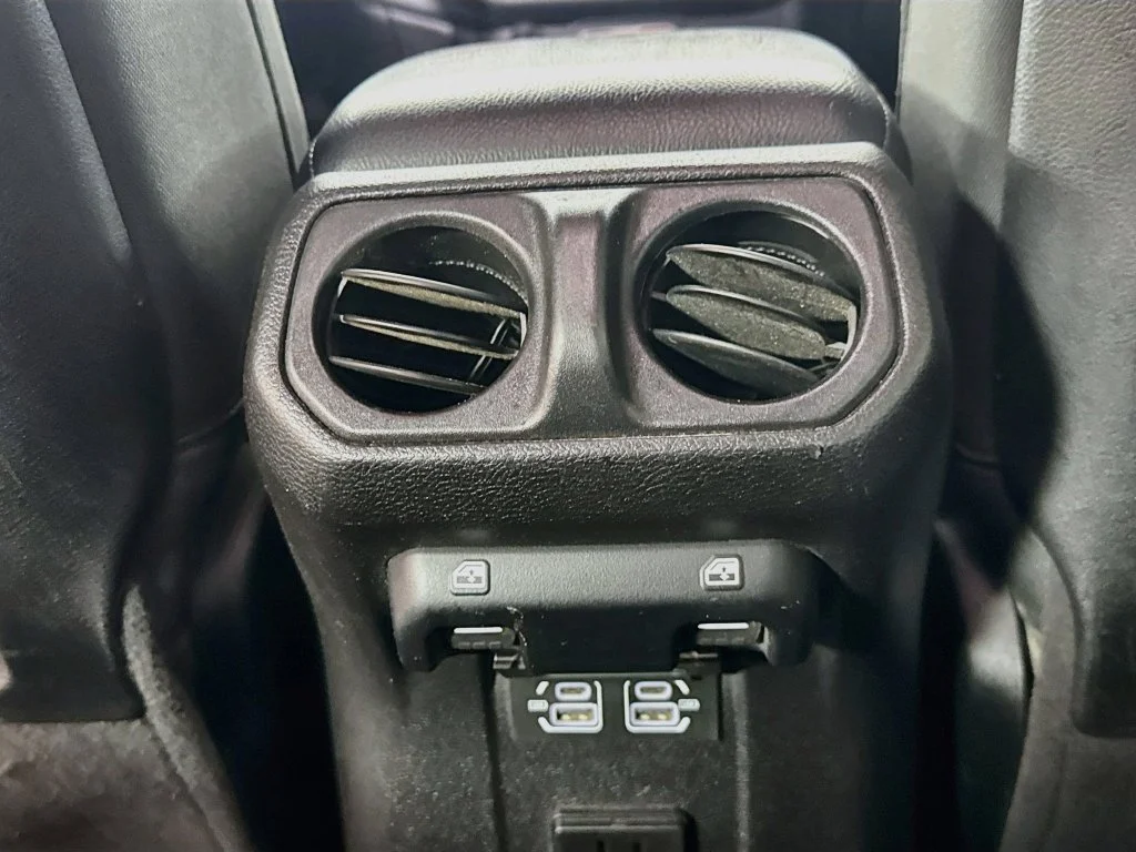 Used 2021 White Jeep Unlimited Rubicon image 31