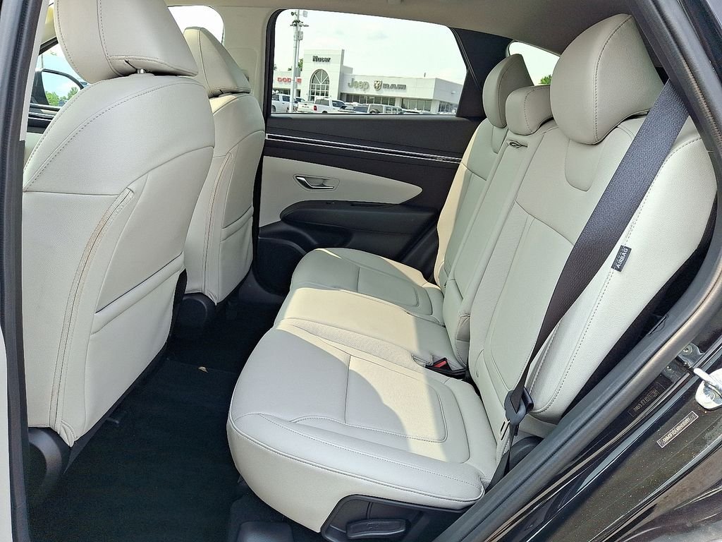 Used 2024 Black Hyundai SEL image 11