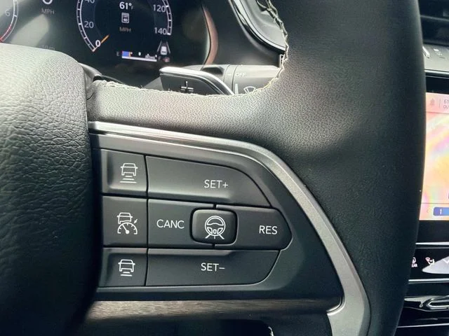 New 2026 Silver Zynith Exterior Paint Jeep Altitude image 22