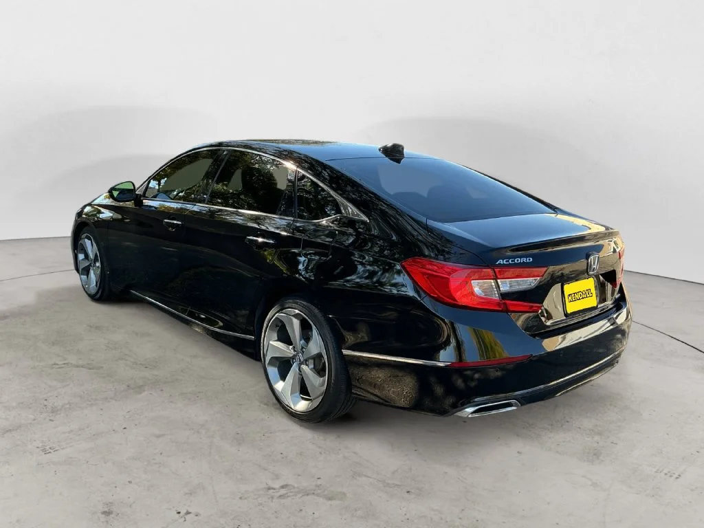 Used 2018 Black Honda Touring image 11